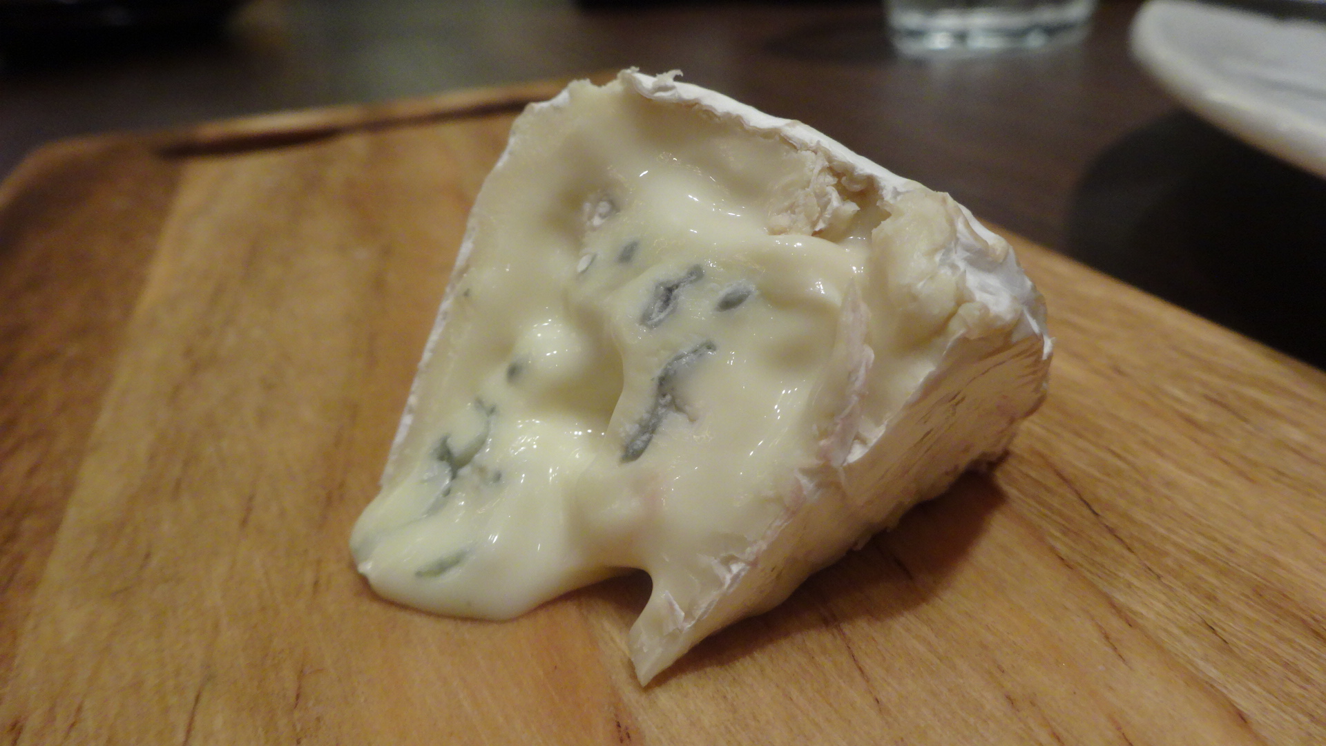 イタリアの青カビチーズ